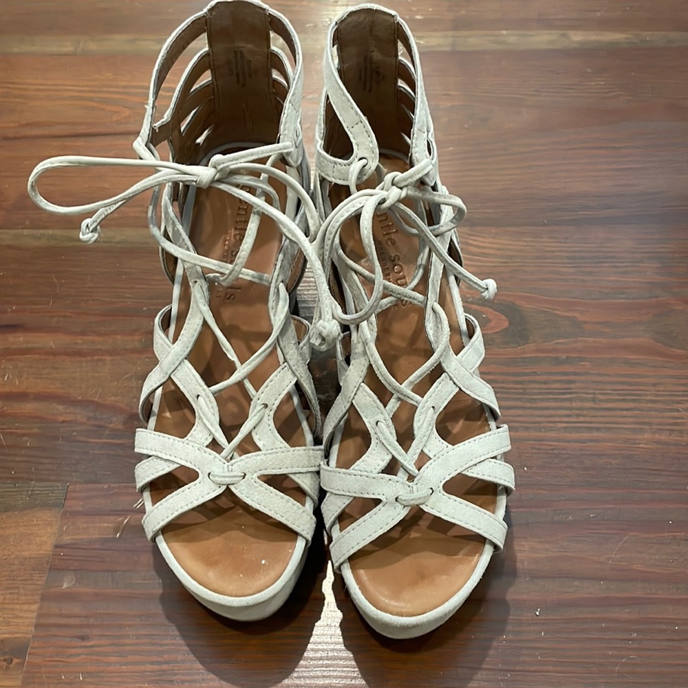 Gentle souls wedges